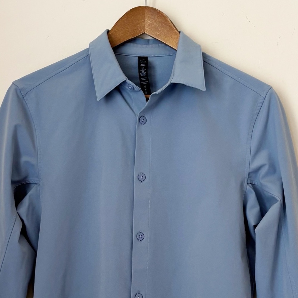 Lululemon New Venture Long Sleeve Shirt Small Chambray Blue Athleisure - Picture 3 of 7